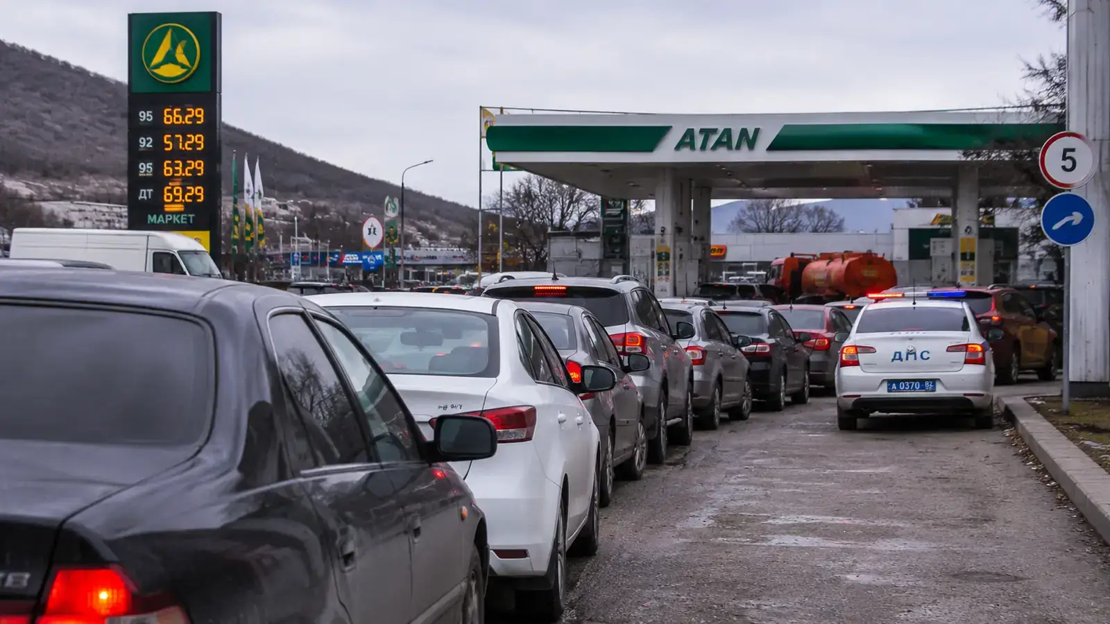 Gorivo nestaje, Rusi se tuku na pumpama: Ukrajinski udari pogodili Putina gde boli