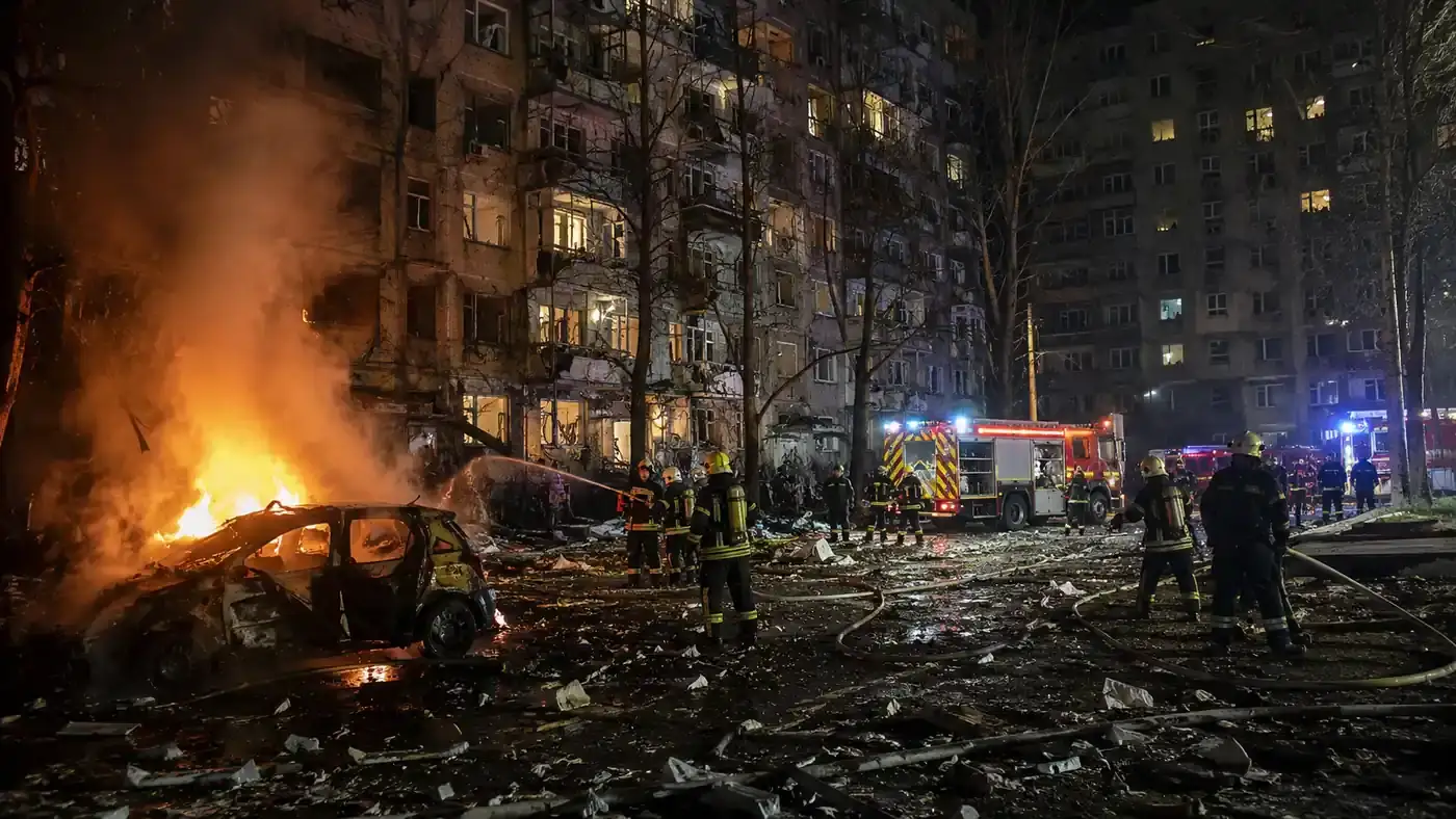 Kijev krvava noć: 13 mrtvih u kombinovanom napadu dronova i raketa